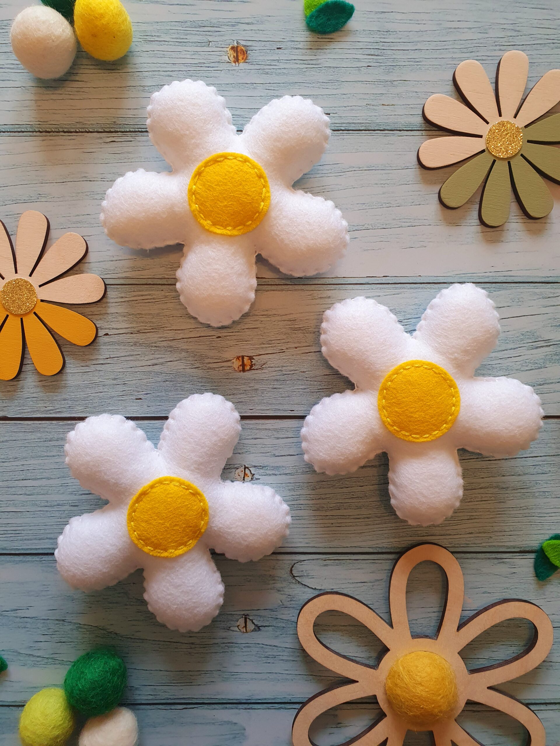 Daisy Flower Hanging Decoration