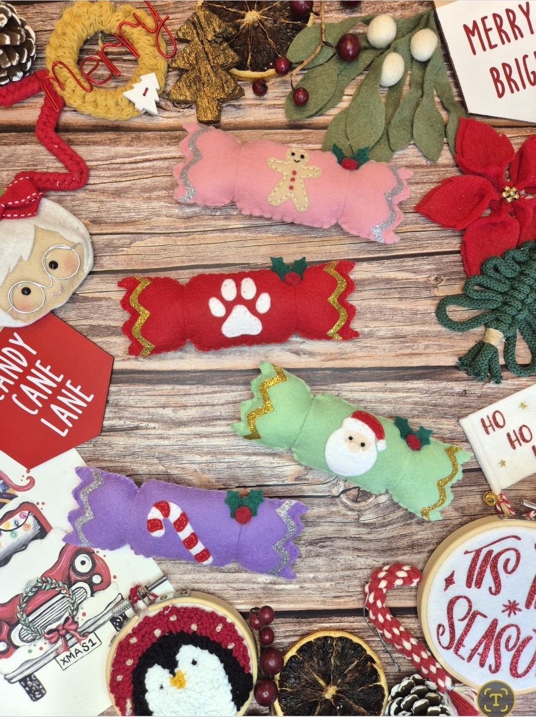 Christmas Cracker Hanging Decoration - Image 2